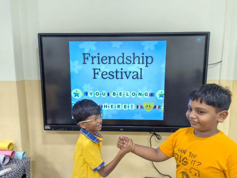 A handshake to seal the class pledge