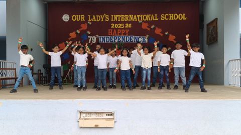 Assembled for the flag hoisting
